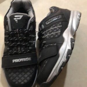Shoes athletic mens new size 11M black leather & man made materials laces
